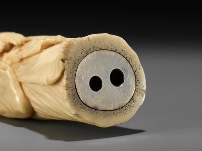 Lot 226 - A SILVER AND ANTLER NETSUKE OF A GHOST, YUREI, ATTRIBUTED TO GEORGES WEIL