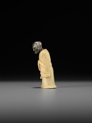 Lot 226 - A SILVER AND ANTLER NETSUKE OF A GHOST, YUREI, ATTRIBUTED TO GEORGES WEIL