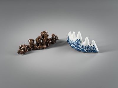A GROUP OF TWO FINE PORCELAIN BRUSHRESTS, LATE QING DYNASTY TO REPUBLIC PERIOD