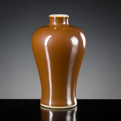 Lot 545 - A CAFÉ-AU-LAIT GLAZED MEIPING, QING DYNASTY