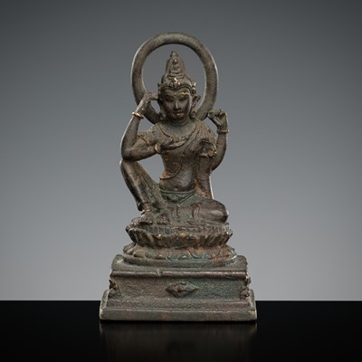 Lot 605 - A BRONZE FIGURE OF AVALOKITESHVARA, JAVA, 9TH-10TH CENTURY