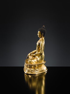 Lot 21 - A GILT BRONZE FIGURE OF BUDDHA SHAKYAMUNI, TIBET, 18TH – 19th CENTURY