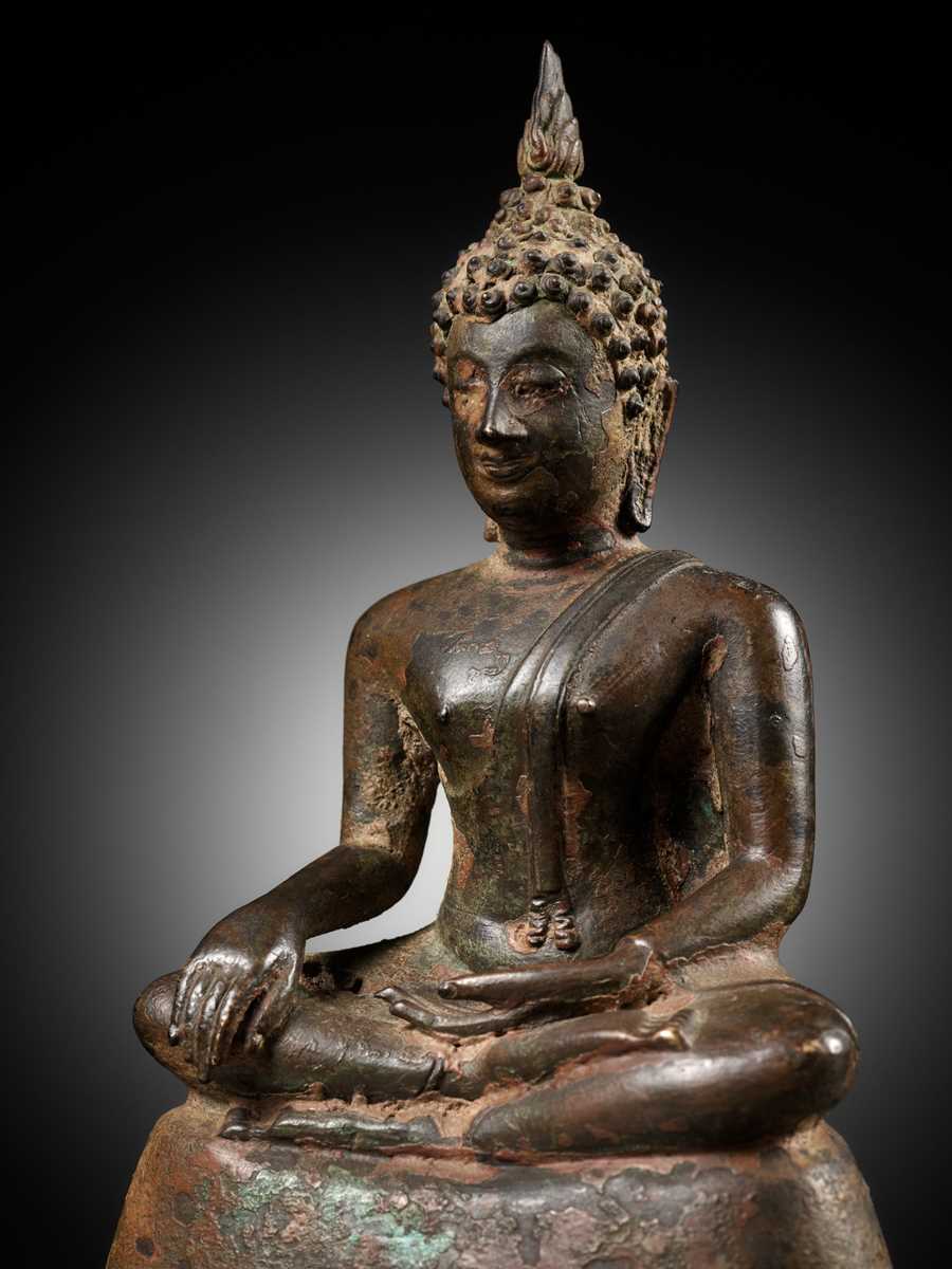 Lot 583 - A BRONZE FIGURE OF BUDDHA SHAKYAMUNI,