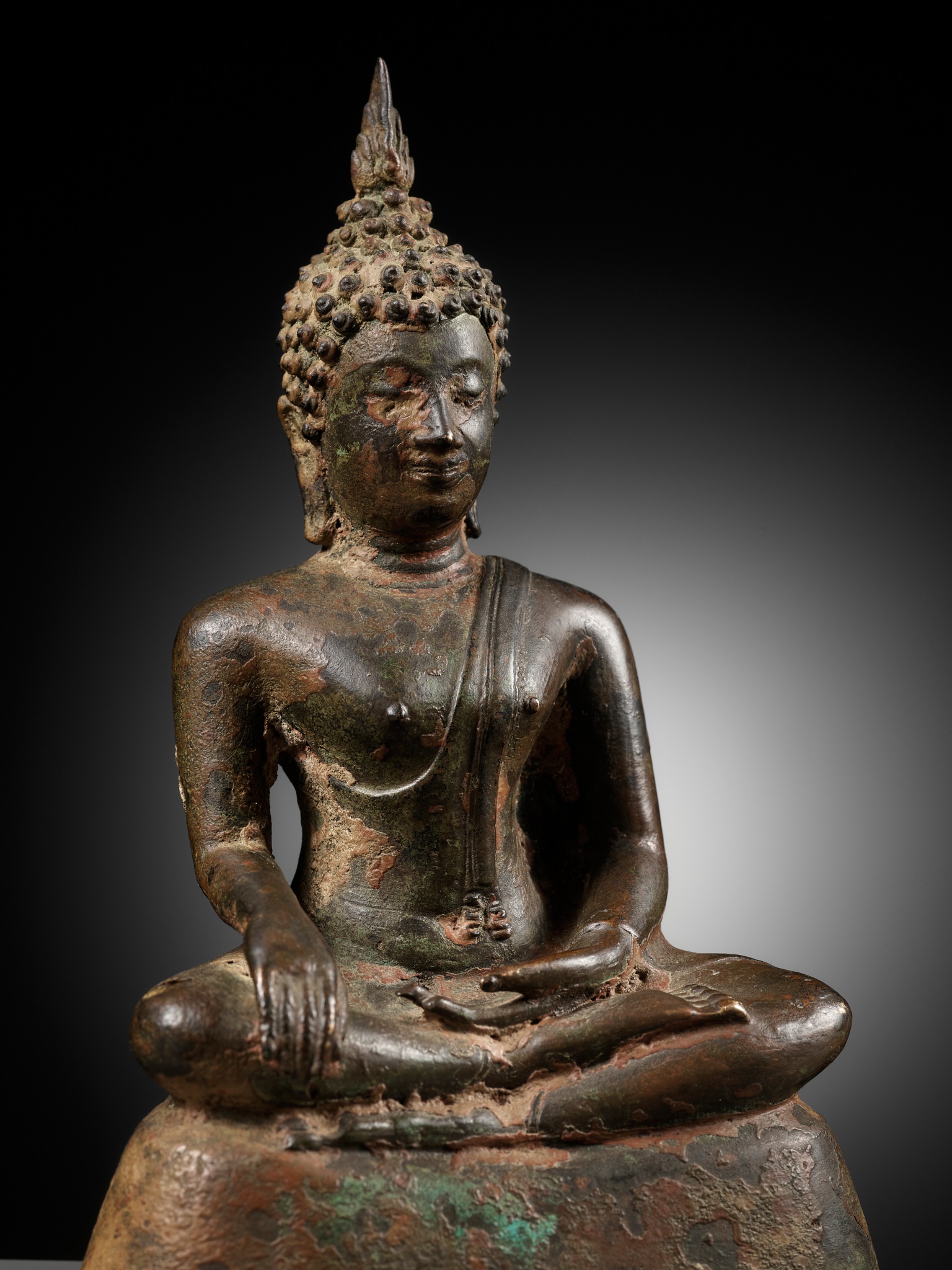 Lot 583 - A BRONZE FIGURE OF BUDDHA SHAKYAMUNI,