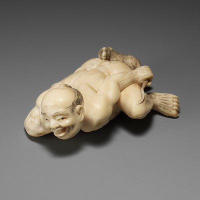 Lot 194 - CHIKURIN: AN UNUSUAL IVORY NETSUKE OF A RAT CATCHER