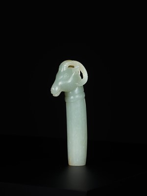 Lot 307 - A MUGHAL CELADON JADE ‘RAM’ HILT, INDIA, 17TH-18TH CENTURY