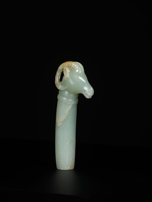Lot 307 - A MUGHAL CELADON JADE ‘RAM’ HILT, INDIA, 17TH-18TH CENTURY