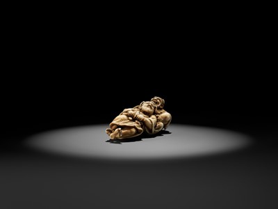 Lot 172 - IKKOSAI: A POWERFUL IVORY NETSUKE OF OMORI HIKOSHICHI ENCOUNTERING THE DEMONESS