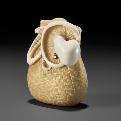 ALEXANDER DERKACHENKO: SAGEMONO WITH MUSHROOM NETSUKE