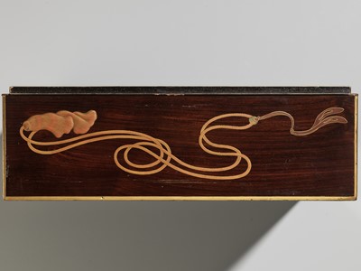 Lot 35 - A FINE LACQUERED WOOD BUNKO (DOCUMENT BOX) DEPICTING A FALCON AND MOUNT FUJI