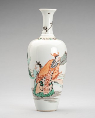 Lot 1934 - A FAMILLE VERTE ‘SCHOLAR AND ATTENDANT’ PORCELAIN BALUSTER VASE, c. 1920s