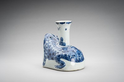 Lot 1932 - A BLUE AND WHITE PORCELAIN ‘TOAD’ POURING VESSEL (KENDI), 19TH CENTURY