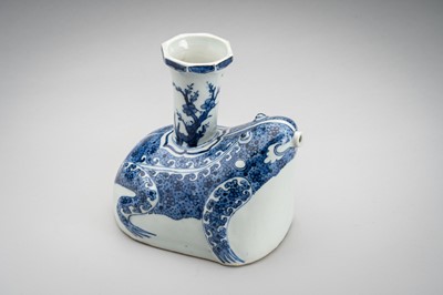 Lot 1932 - A BLUE AND WHITE PORCELAIN ‘TOAD’ POURING VESSEL (KENDI), 19TH CENTURY
