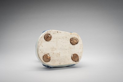 Lot 1932 - A BLUE AND WHITE PORCELAIN ‘TOAD’ POURING VESSEL (KENDI), 19TH CENTURY