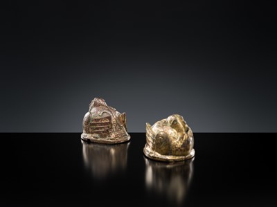 Lot 325 - A PAIR OF GILT BRONZE BIRD-FORM MAT WEIGHTS, HAN DYNASTY