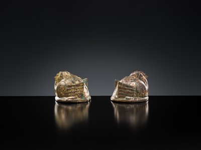 Lot 325 - A PAIR OF GILT BRONZE BIRD-FORM MAT WEIGHTS, HAN DYNASTY