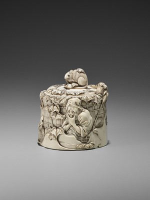 Lot 25 - GYOKUSAI: AN IVORY TUSK BOX AND COVER WITH DARUMA AND RATS