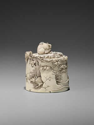 Lot 25 - GYOKUSAI: AN IVORY TUSK BOX AND COVER WITH DARUMA AND RATS