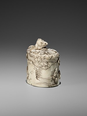 Lot 25 - GYOKUSAI: AN IVORY TUSK BOX AND COVER WITH DARUMA AND RATS