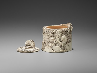 Lot 25 - GYOKUSAI: AN IVORY TUSK BOX AND COVER WITH DARUMA AND RATS