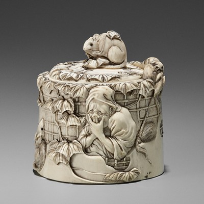 Lot 25 - GYOKUSAI: AN IVORY TUSK BOX AND COVER WITH DARUMA AND RATS