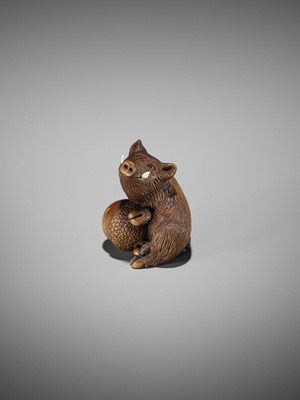 Lot 506 - DERKACHENKO: A WOOD NETSUKE OF A BOAR WITH ACORN