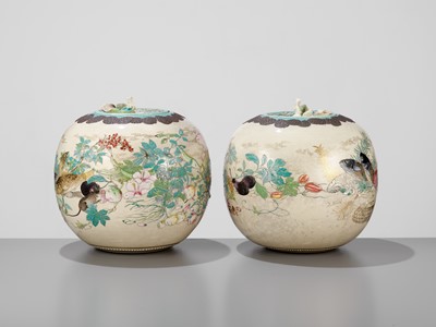 Lot 107 - MAKUZU KOZAN: A PAIR OF LARGE CERAMIC VESSELS WITH COVERS