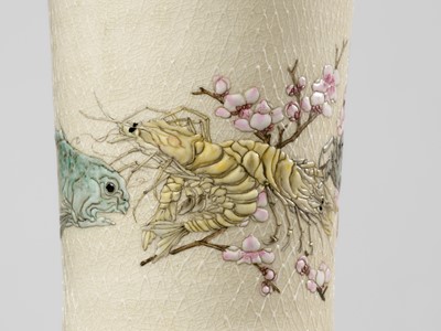 Lot 108 - A RARE VASE DEPICTING MARINE LIFE WITH FLORAL BLOSSOMS, ATTRIBUTED TO MAKUZU KOZAN