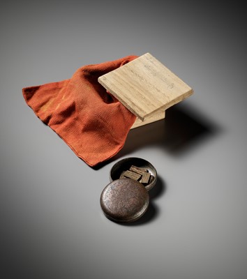 Lot 327 - A COPPER ALLOY ‘MANDARIN DUCKS’ BOX AND COVER, TANG DYNASTY