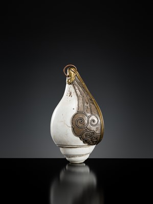 Lot 284 - A RITUAL CONCH SHELL TRUMPET WITH SILVER, BRONZE AND COPPER MOUNTS, 18TH-19TH CENTURY