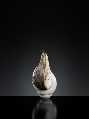 Lot 284 - A RITUAL CONCH SHELL TRUMPET WITH SILVER, BRONZE AND COPPER MOUNTS, 18TH-19TH CENTURY