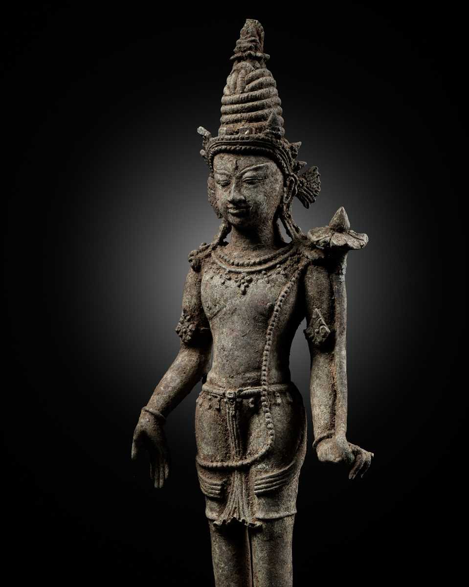 Lot 412 - A BRONZE FIGURE OF PADMAPANI, CENTRAL JAVA