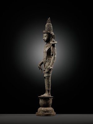 Lot 412 - A BRONZE FIGURE OF PADMAPANI, CENTRAL JAVA