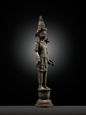 Lot 412 - A BRONZE FIGURE OF PADMAPANI, CENTRAL JAVA