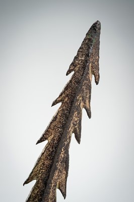 Lot 1321 - A LURISTAN BRONZE ARROWHEAD, LATE 2ND TO EARLY 1ST MILLENNIUM BC