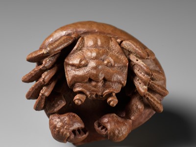 Lot 215 - MORITA SOKO: A FINE NETSUKE OF A SAMURAI CRAB (HEIKEGANI) ON A CHESTNUT