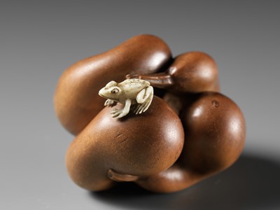 Lot 83 - MASANAO: A FINE INLAID WOOD NETSUKE OF FIVE GOURDS AND A FROG