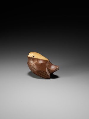 Lot 280 - SUKENAO: A CHARMING HIDA SCHOOL ITTOBORI YEW WOOD NETSUKE OF A CHIDORI (PLOVER)