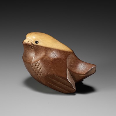 Lot 280 - SUKENAO: A CHARMING HIDA SCHOOL ITTOBORI YEW WOOD NETSUKE OF A CHIDORI (PLOVER)