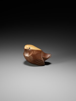 Lot 280 - SUKENAO: A CHARMING HIDA SCHOOL ITTOBORI YEW WOOD NETSUKE OF A CHIDORI (PLOVER)