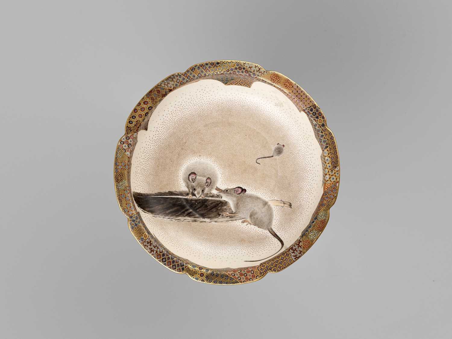 Lot 120 - KINZAN: AN EXCEPTIONAL SATSUMA BOWL WITH RATS GNAWING ON A FEATHER