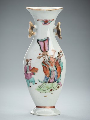 A FAMILLE ROSE ‘IMMORTAL’ PORCELAIN WALL VASE, 19TH CENTURY