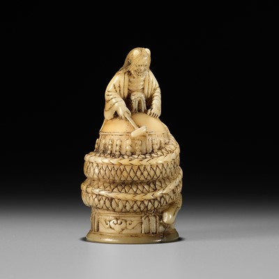 Lot 19 - A RARE MARINE TOOTH NETSUKE OF KIYOHIME