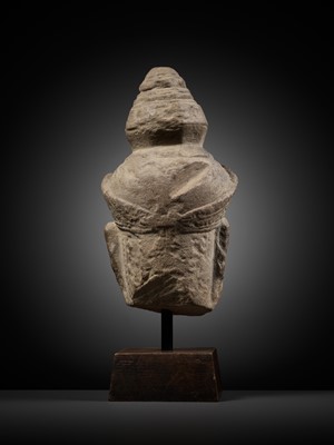 Lot 345 - A SANDSTONE HEAD OF VISHNU, ANGKOR PERIOD, 10TH-12TH CENTURY