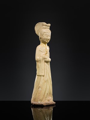 Lot 210 - A STRAW GLAZED POTTERY FIGURE OF A COURT LADY, SUI DYNASTY