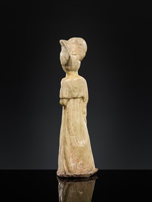 Lot 210 - A STRAW GLAZED POTTERY FIGURE OF A COURT LADY, SUI DYNASTY