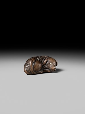 Lot 141 - A RARE WOOD NETSUKE OF A JAKONEKO (MUSK CAT)