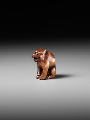 Lot 419 - A FINE WOOD NETSUKE OF A TIGER