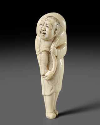 Lot 432 - A FINE IVORY NETSUKE OF AN IMMORTAL