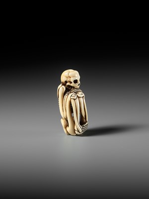 Lot 97 - A FINE IVORY NETSUKE OF A SKELETON